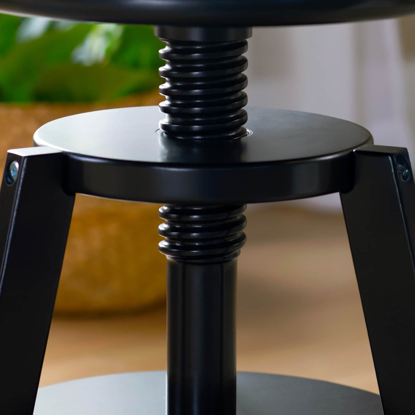 Adjustable Drafting Stool