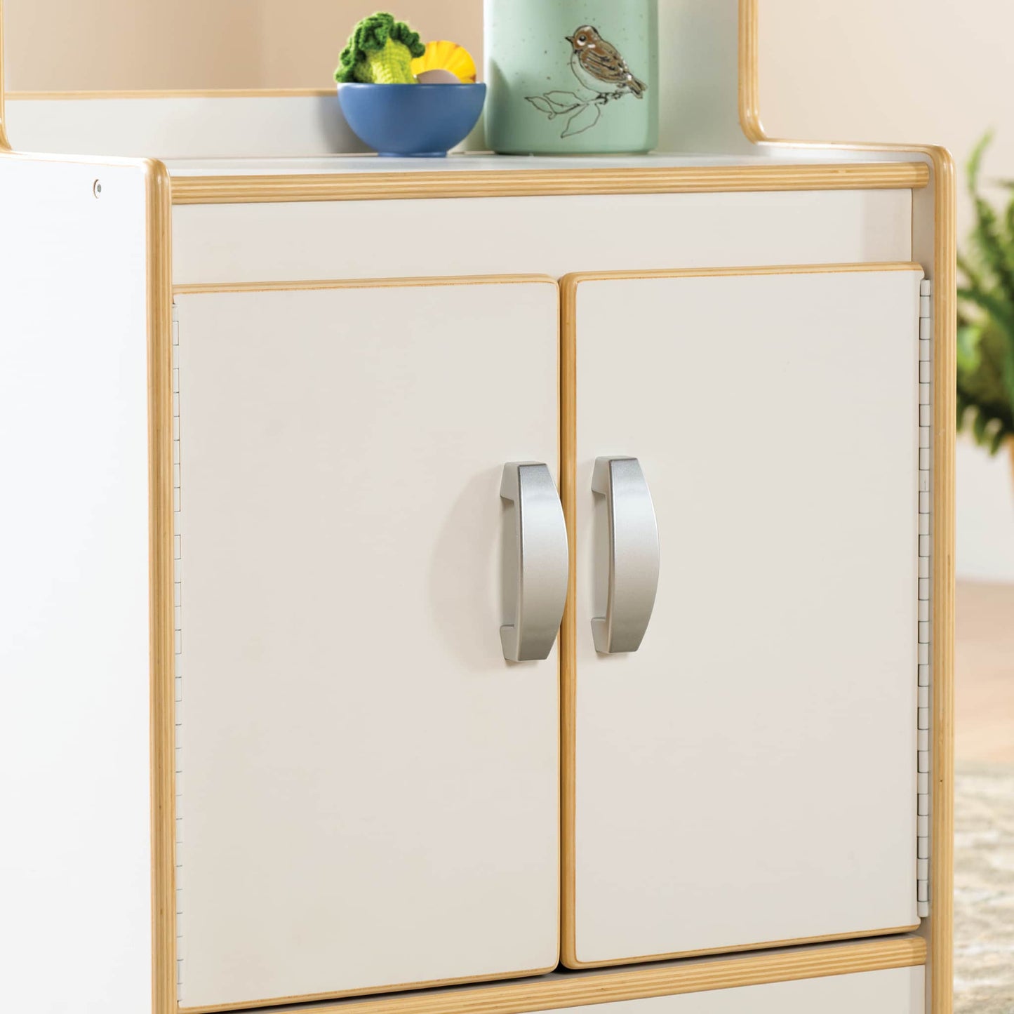 EdQ Kitchen Microwave and Cupboard