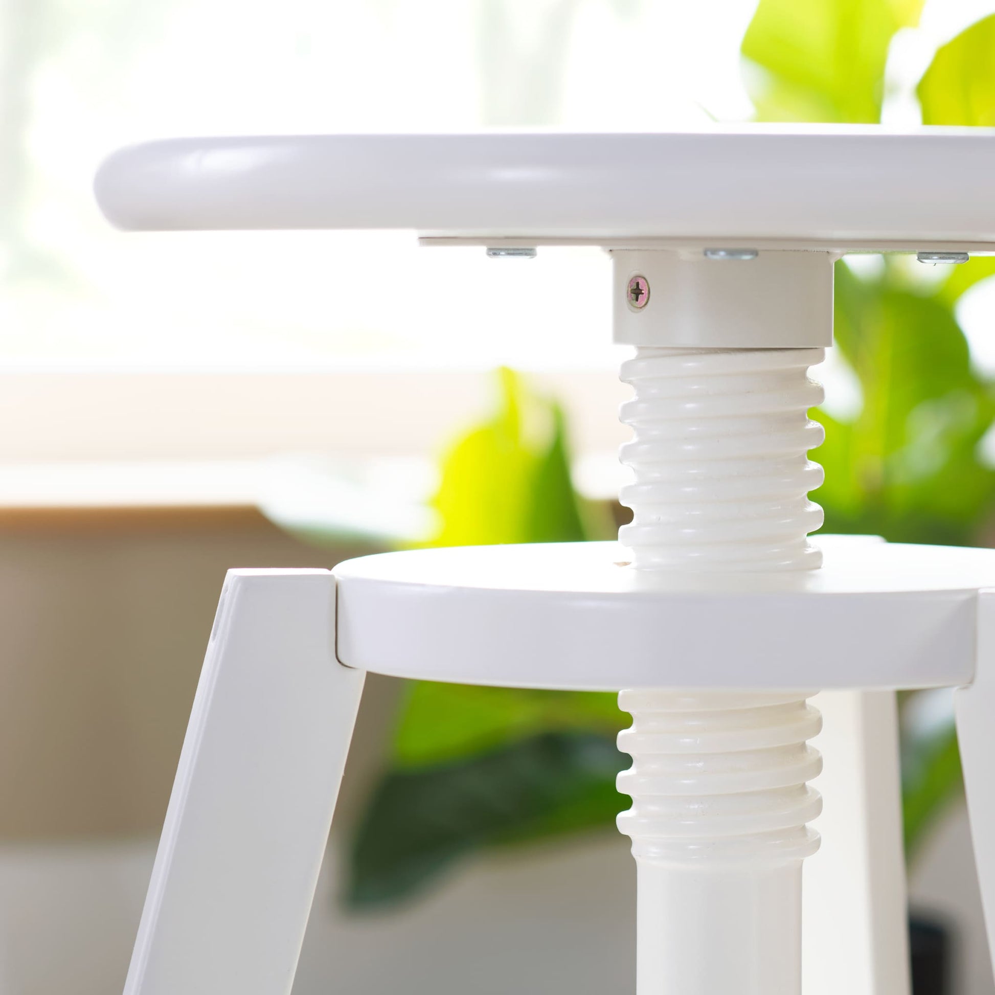 Adjustable Drafting Stool
