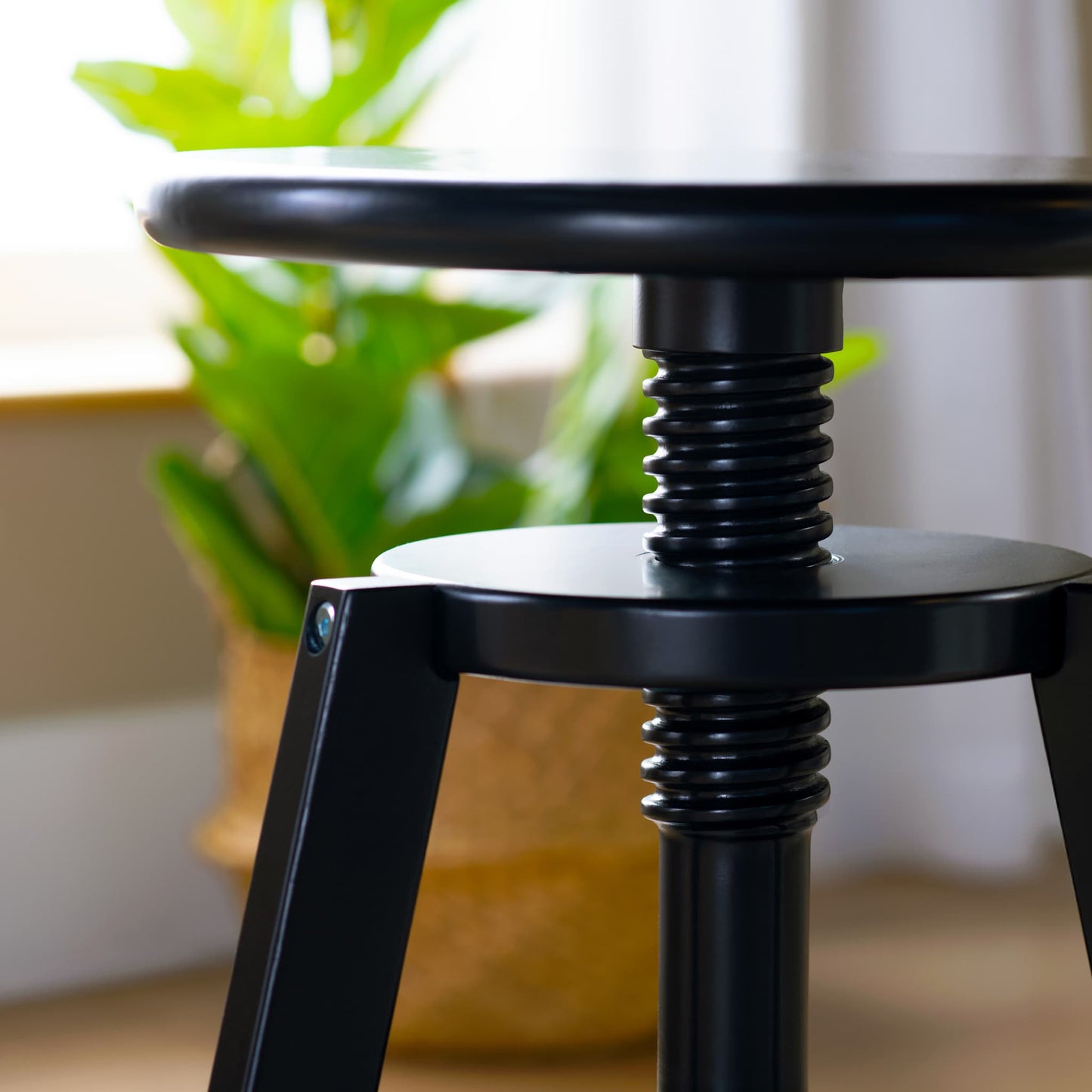 Adjustable Drafting Stool